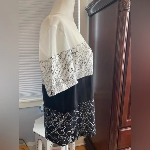 BCBG black white/cream multi-pattern blouse looks great with blazers or jeans - Picture 5 of 6